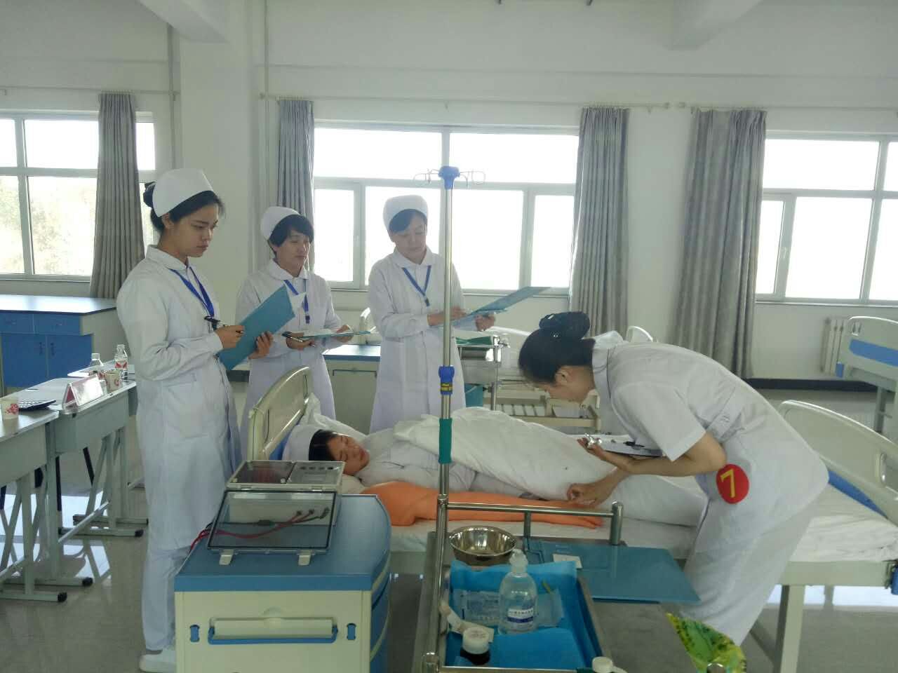 孙士兵、王琳指导照片.jpg